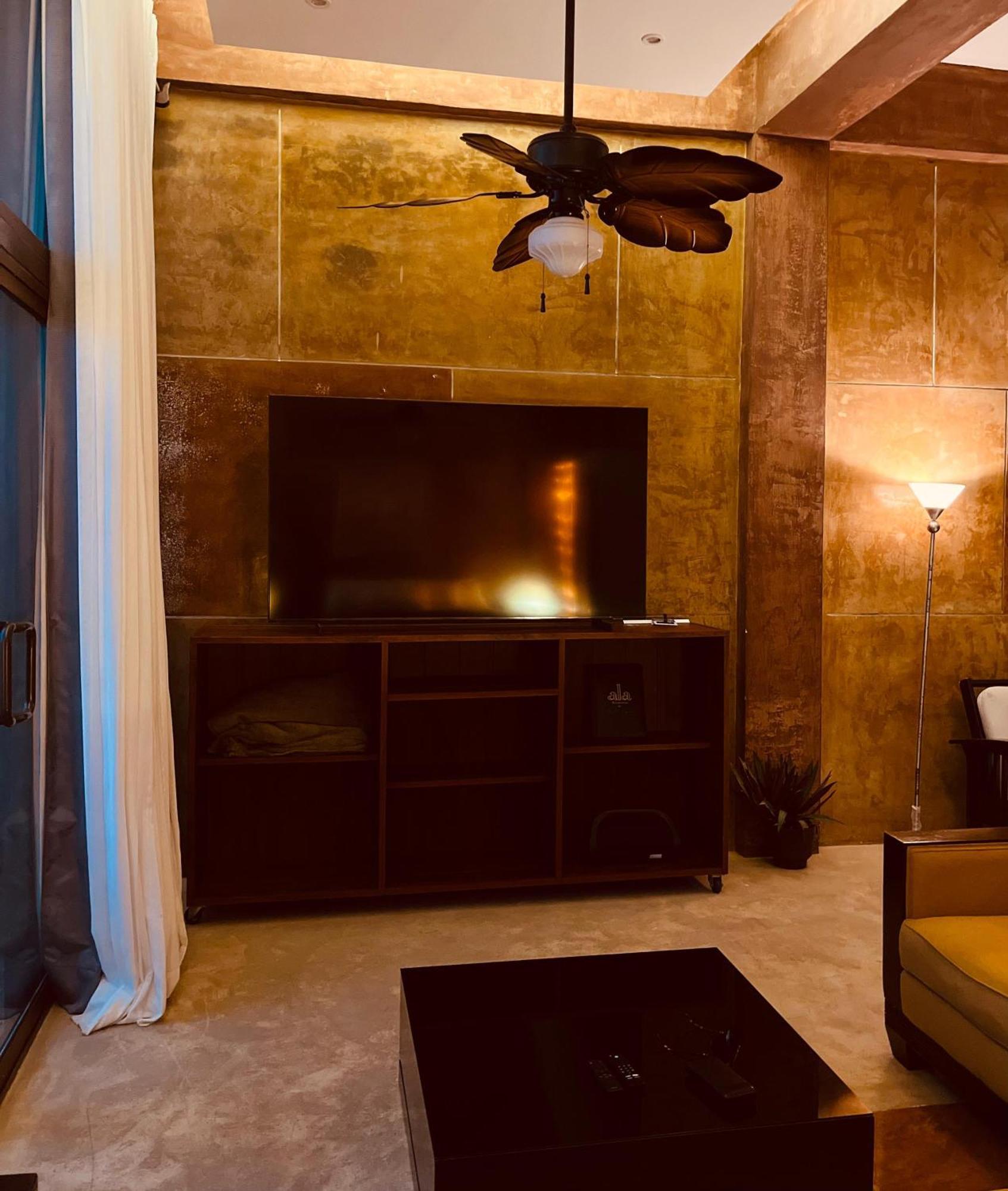 Hotel "Ala Residencias" 체투말 외부 사진